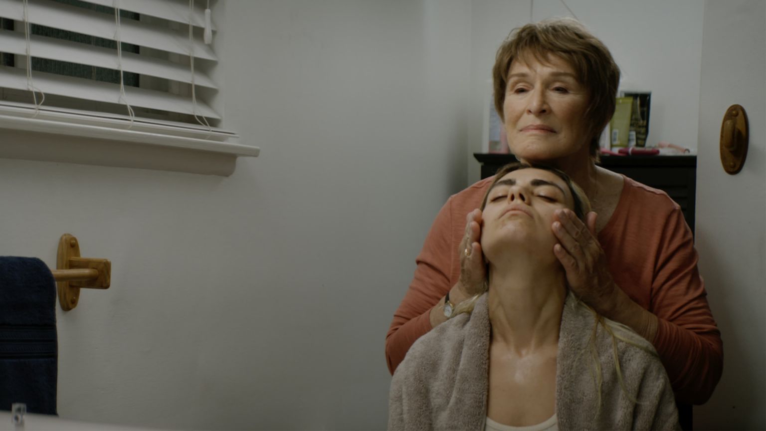 Trailer van de aangrijpende dramafilm 'Four Good Days' met Mila Kunis nu te zien
