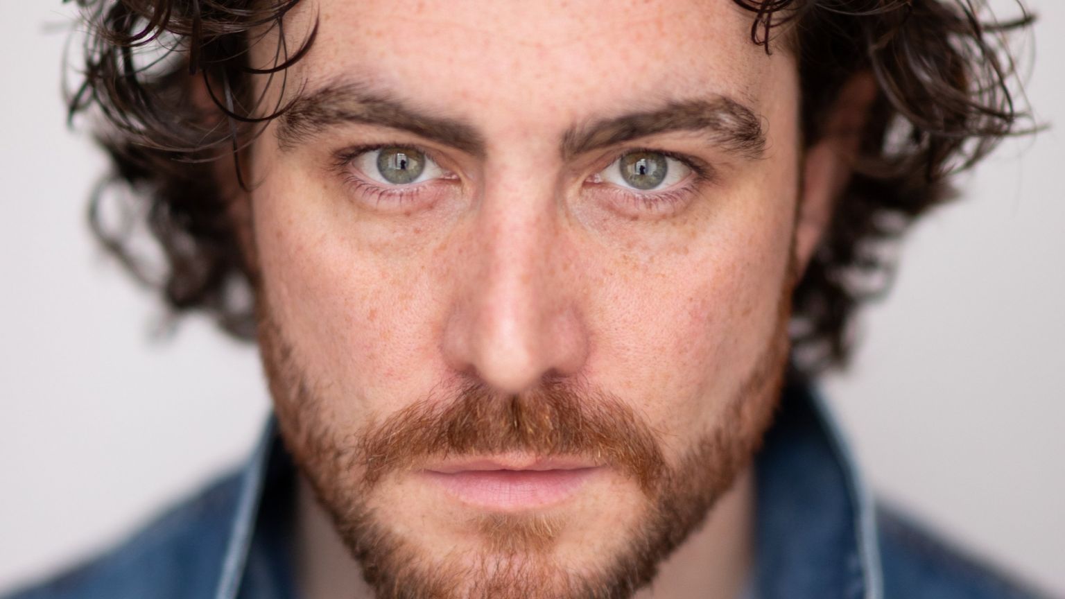 Netflix cast 'Vikings'-acteur Laurence O'Fuarain voor de hoofdrol in 'The Witcher'-prequelserie