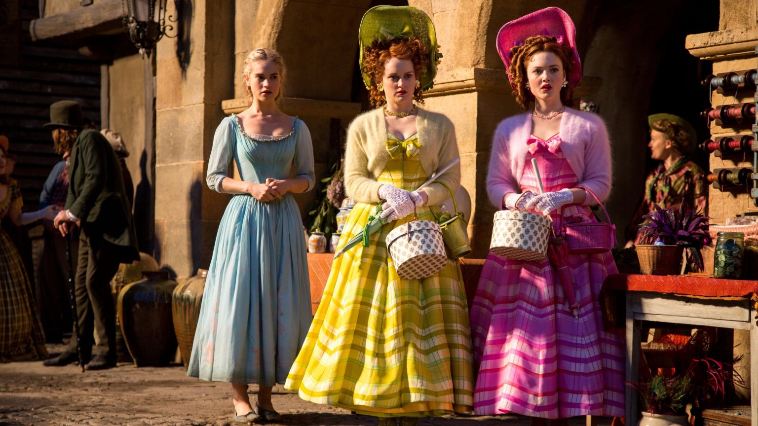 Disney kondigt nieuwe Assepoester-film aan over de twee gemene stiefzussen