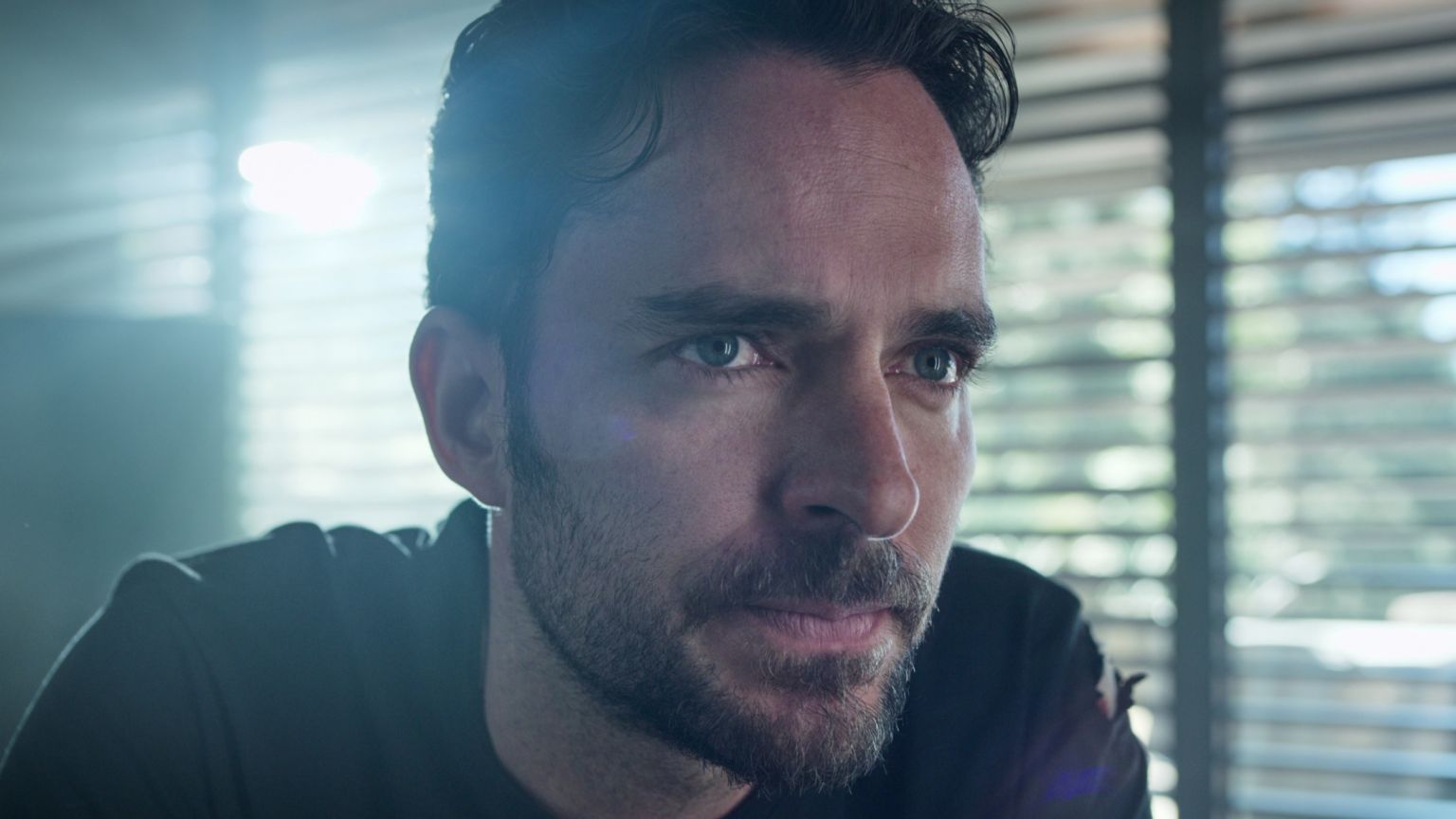 Een mysterieus lijk duikt op in de spannende trailer van '¿Quién Mató a Sara?' seizoen 2