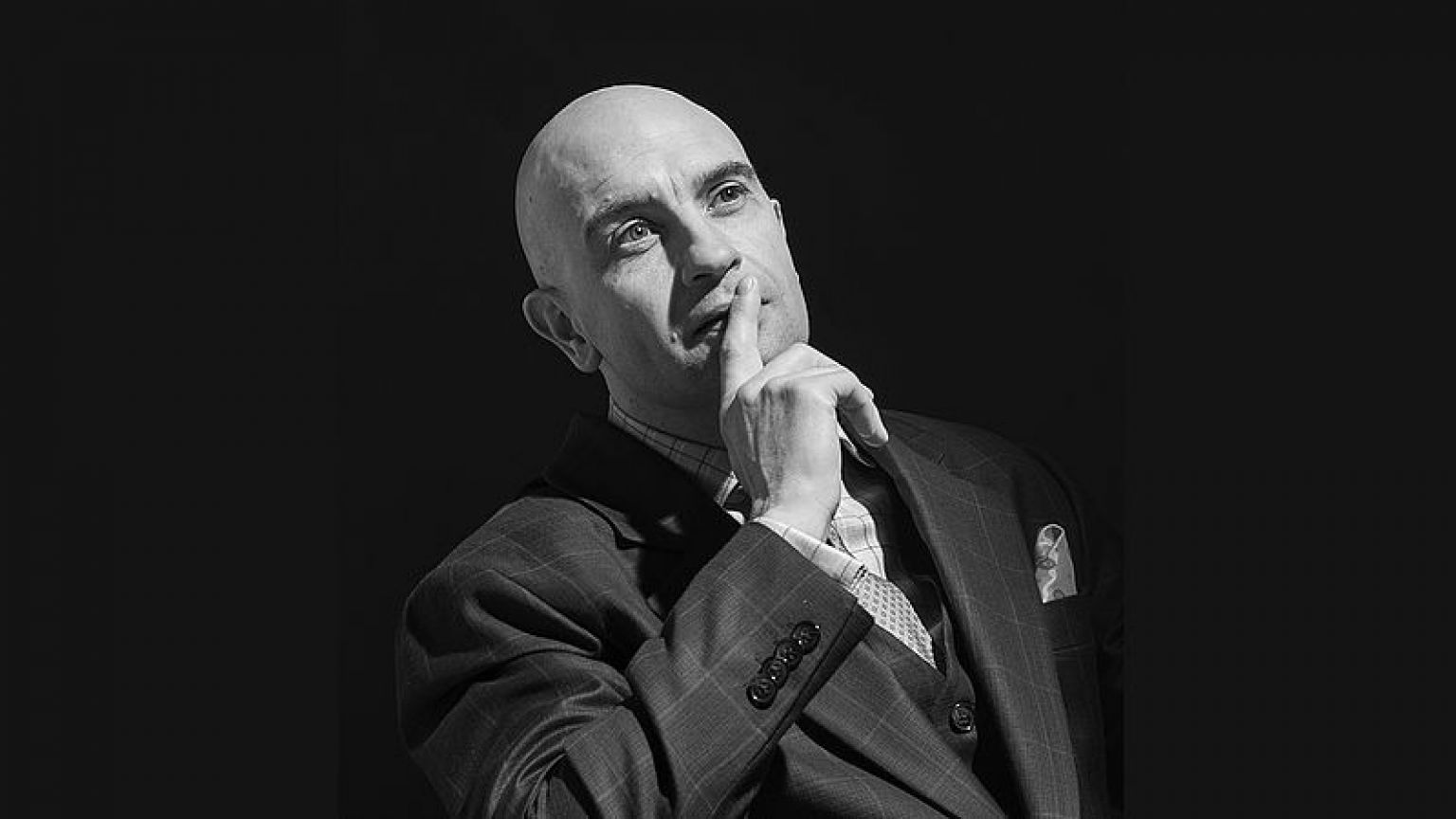 Jeroen Spitzenberger onherkenbaar als Pim Fortuyn op eerste foto's van dramaserie 'Het jaar van Fortuyn'