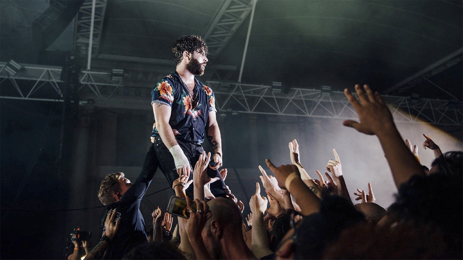 Bij gebrek aan concerten grijpt band Foals naar film