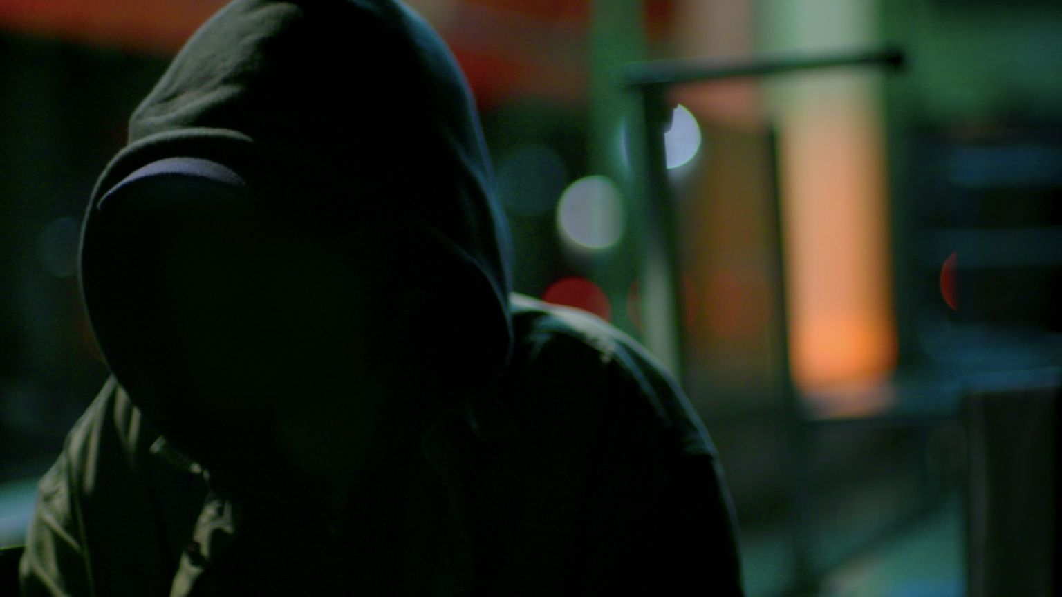 Trailer van Netflix-documentaire 'Nail Bomber: Manhunt' over aanslagen in Londen nu te zien
