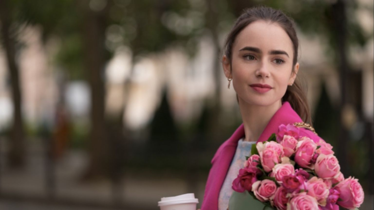 Lily Collins speelt Polly Pocket in live-actionfilm van Lena Dunham