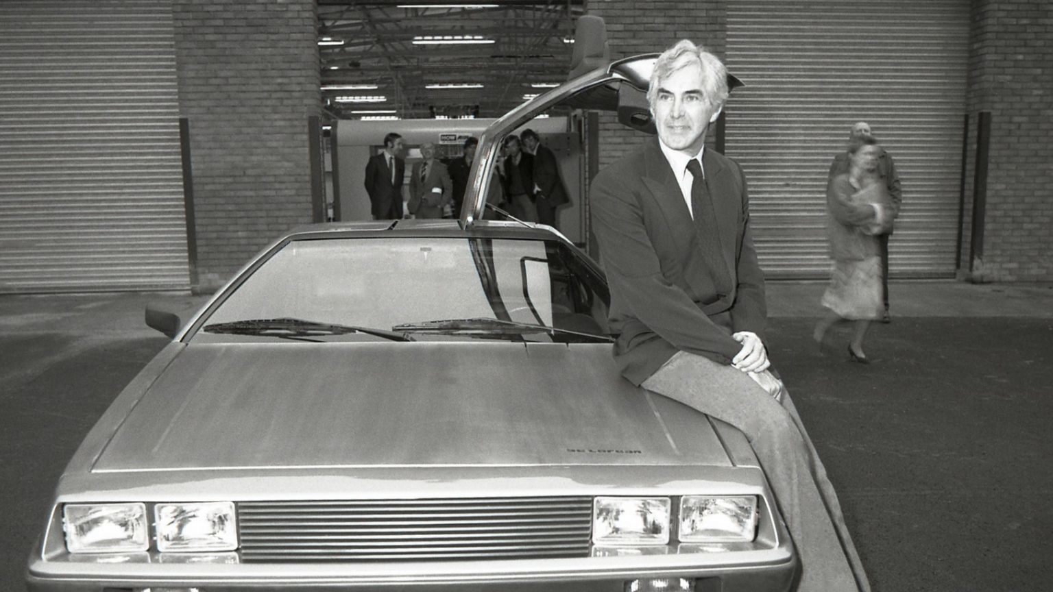 Netflix deelt de trailer van docuserie 'Myth & Mogul: John DeLorean' over auto-icoon John DeLorean