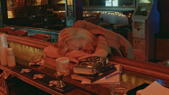 Recensie 'Bloody Nose, Empty Pockets'