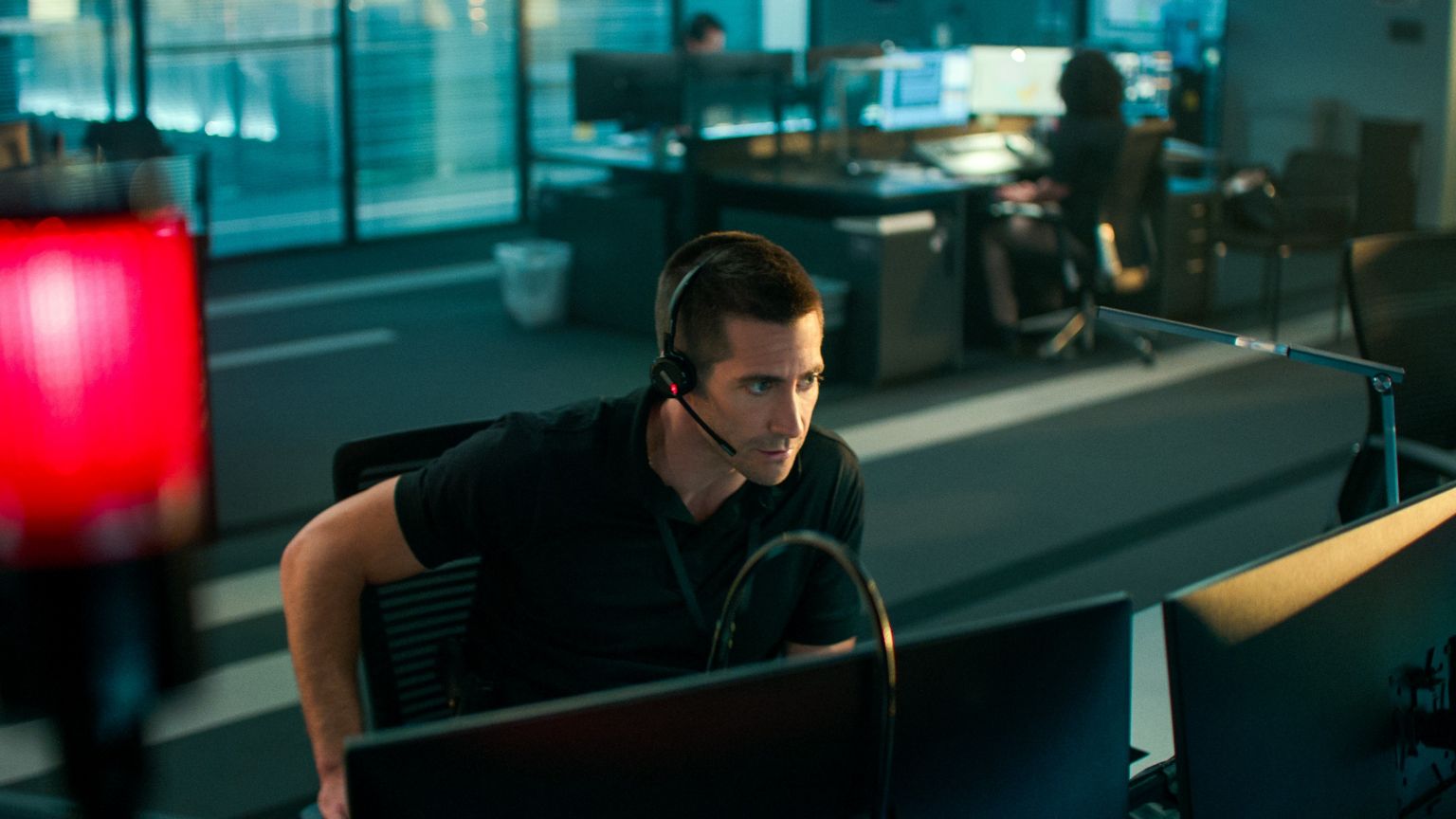 Netflix onthult de eerste beelden van 'The Guilty' met Jake Gyllenhaal