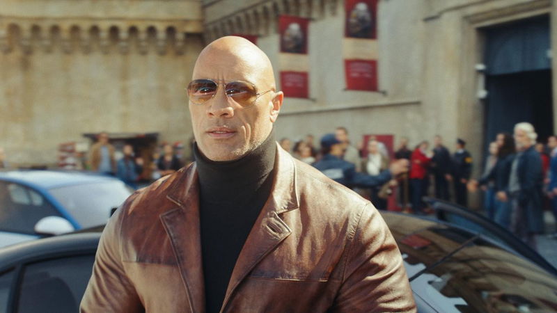Still 'Red Notice' via Netflix