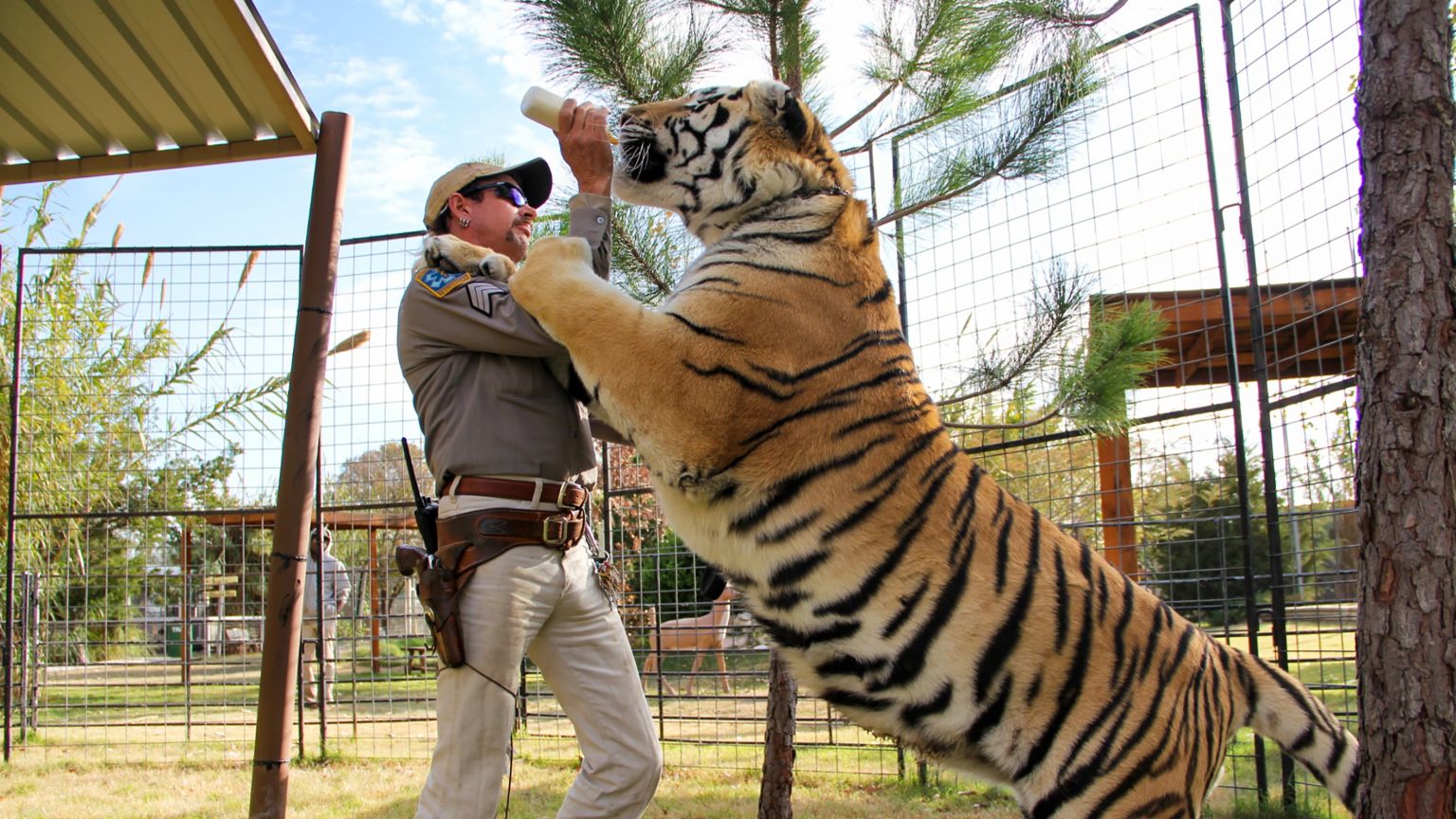 Dierenverzorger uit Netflix-serie 'Tiger King' dood gevonden in zijn appartement