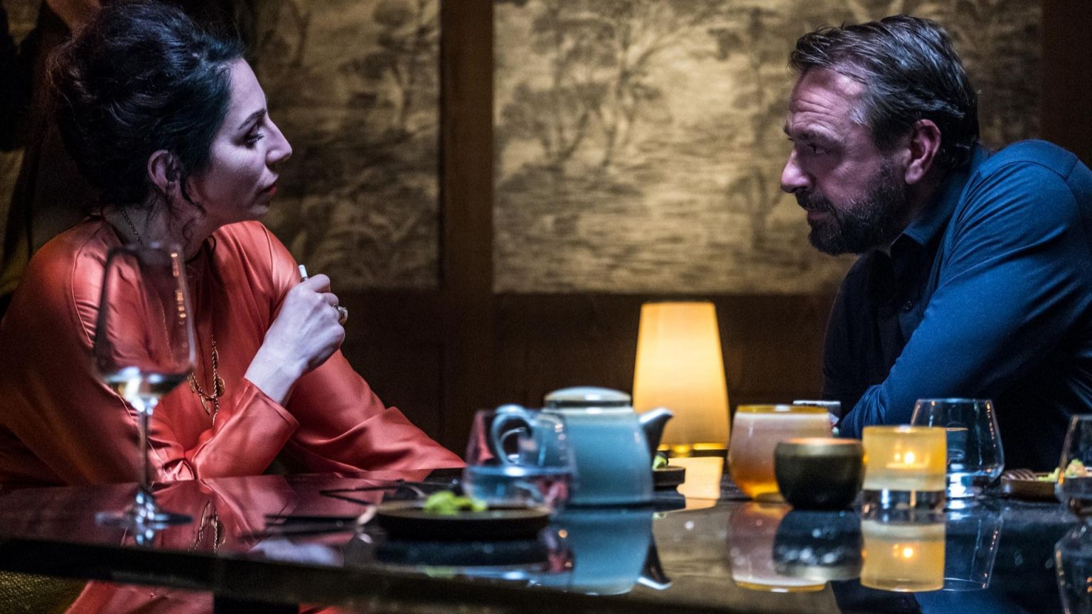 Netflix onthult de eerste beelden en details van 'Undercover' seizoen 3