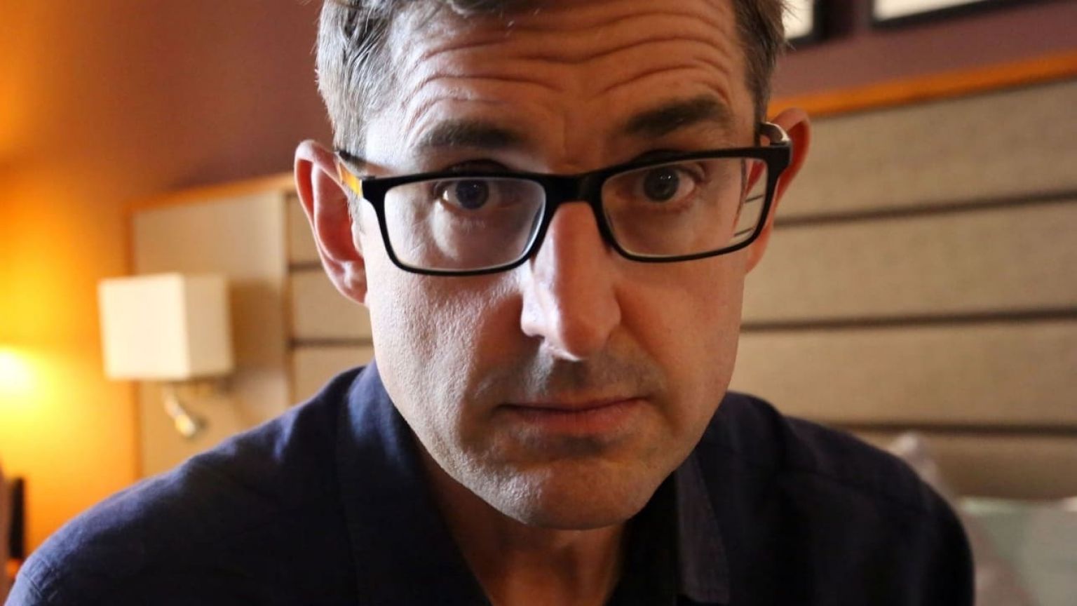 Louis Theroux maakt voor Amazon Prime Video een documentaire over rapper KSI