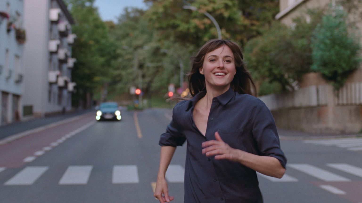 Eerste teaser van Cannes-winnaar 'The Worst Person in the World' van Joachim Trier nu te zien