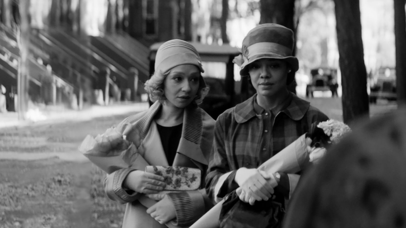 Netflix deelt de trailer van zwart-witfilm 'Passing' met Tessa Thompson en Ruth Negga