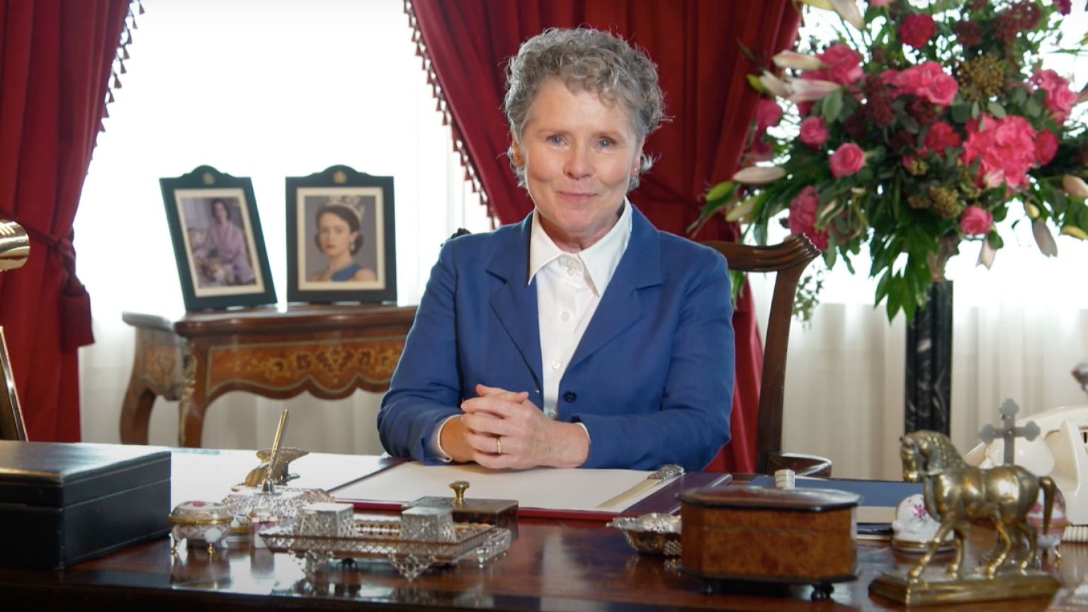 Speciale boodschap van Imelda Staunton als Queen Elizabeth II over releasedatum 'The Crown' seizoen 5