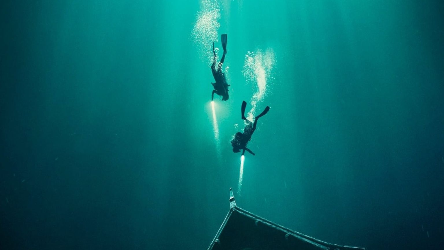 Bloedstollend spannende trailer van horrorfilm 'The Deep House' nu te zien