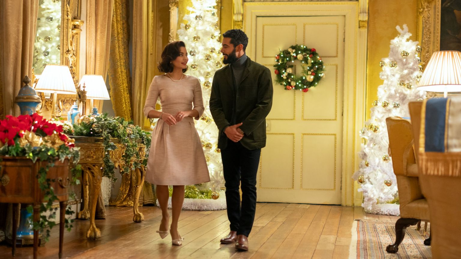 Vanessa Hudgens viert weer Kerst in de trailer van Netflix-kerstfilm 'The Princess Switch 3'
