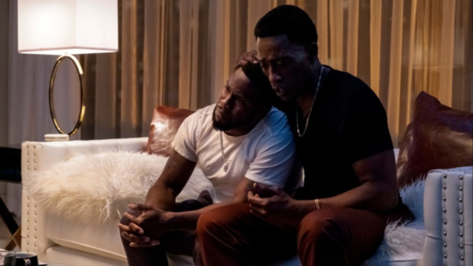 Kevin Hart en Wesley Snipes schitteren in de eerste trailer van spannende Netflix-serie 'True Story'