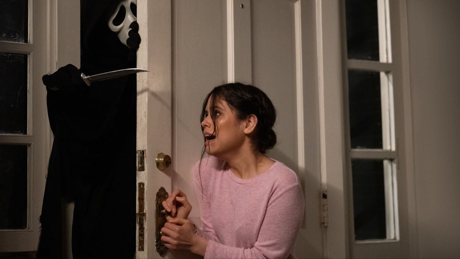 Makers van 'Scream' delen achter de schermen video met Courtney Cox