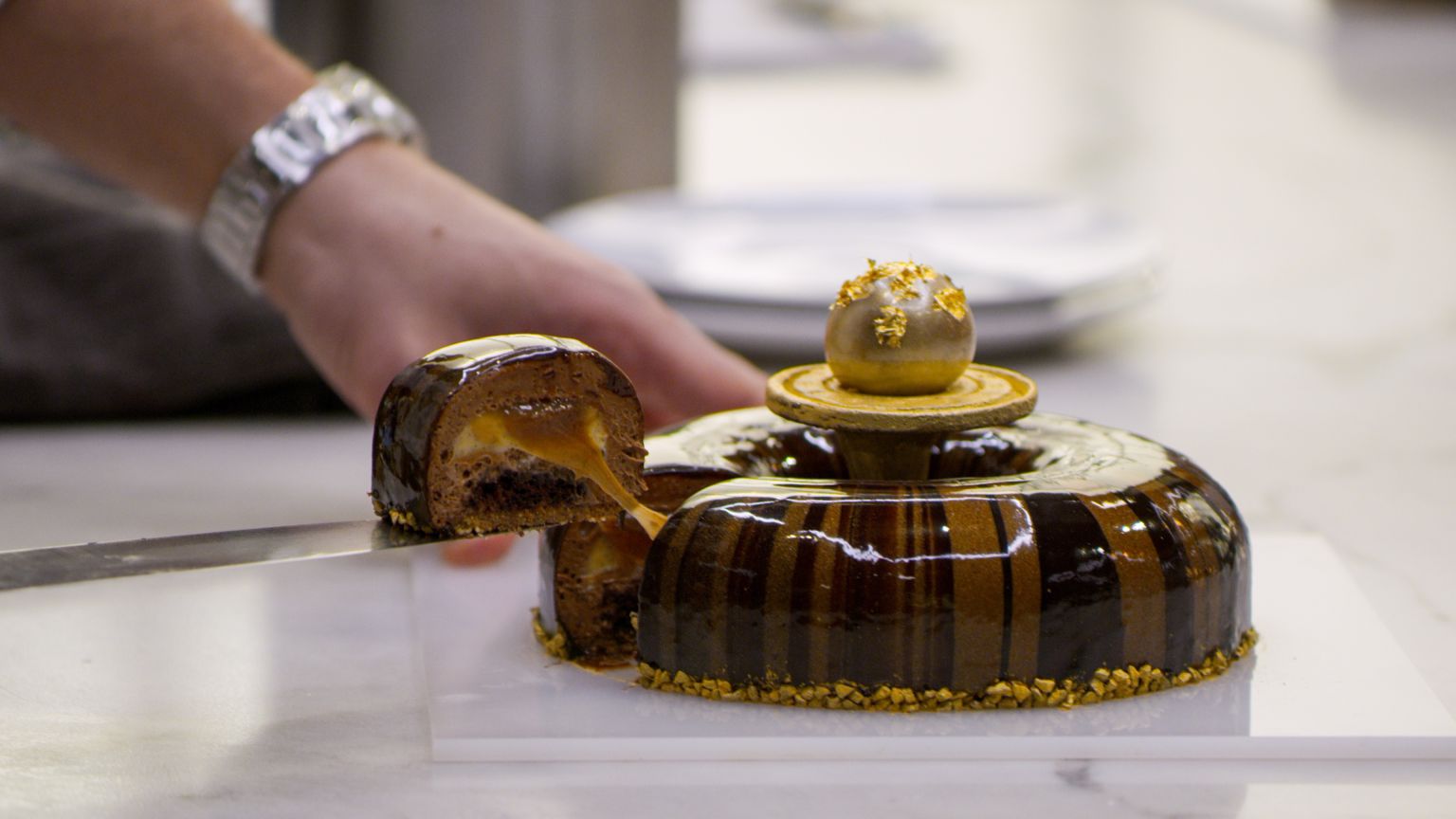 Werkelijk alles is van chocolade in de trailer van 'School of Chocolate'