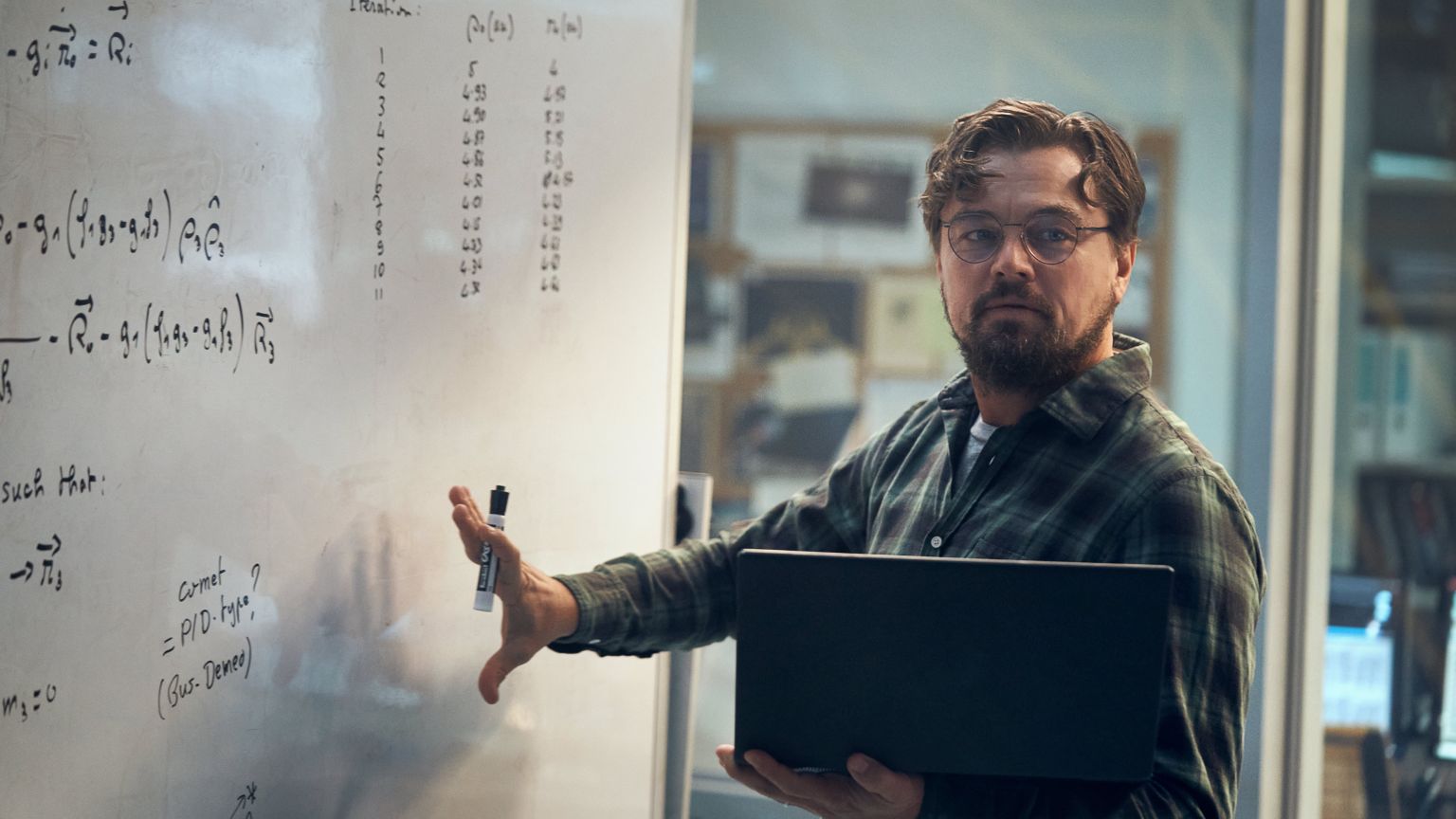 Leonardo DiCaprio is een wanhopige wetenschapper in de trailer van Netflix-film 'Don't Look Up'