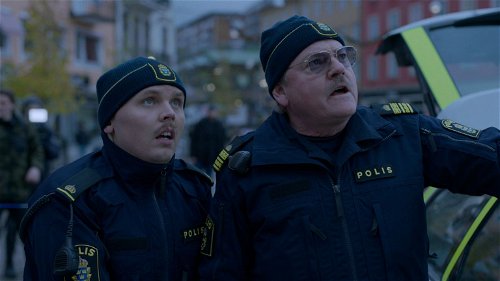 Netflix deelt eerste beelden van grimmige Zweedse komedieserie 'Folk med ångest'