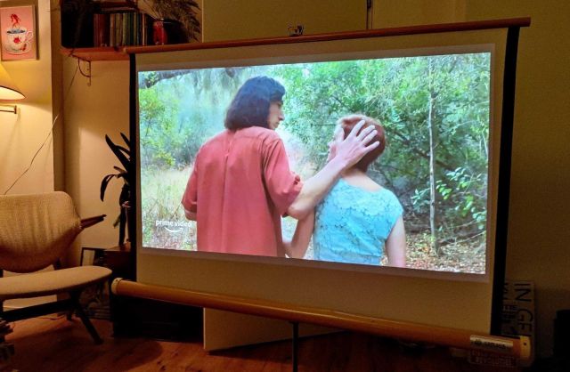 Je favoriete films en series kijken in een thuisbioscoop: hoe presteert de BenQ W1800i 4K-projector?