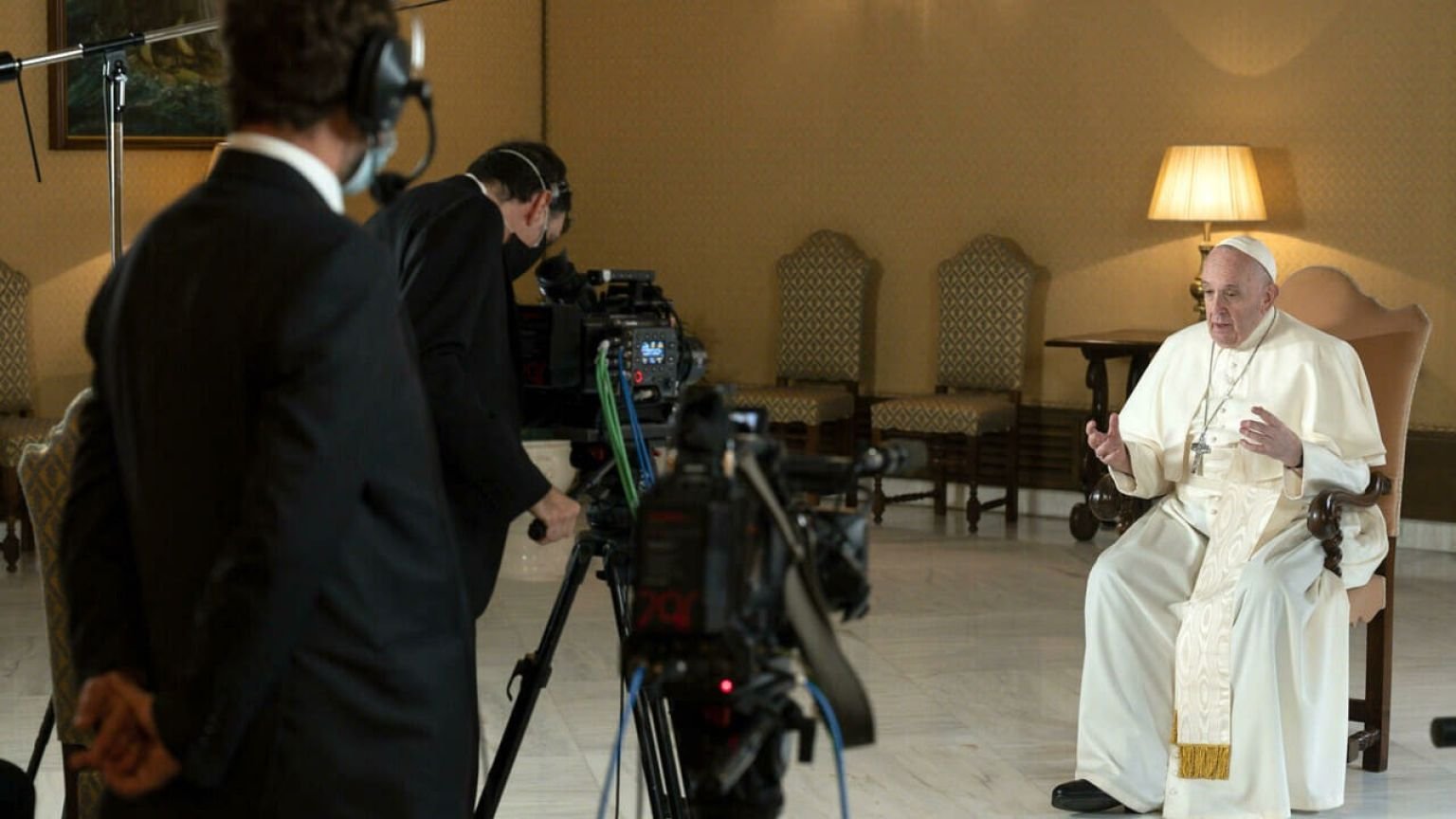 Netflix deelt nieuwe trailer van documentaireserie 'Stories of a Generation' met Paus Franciscus
