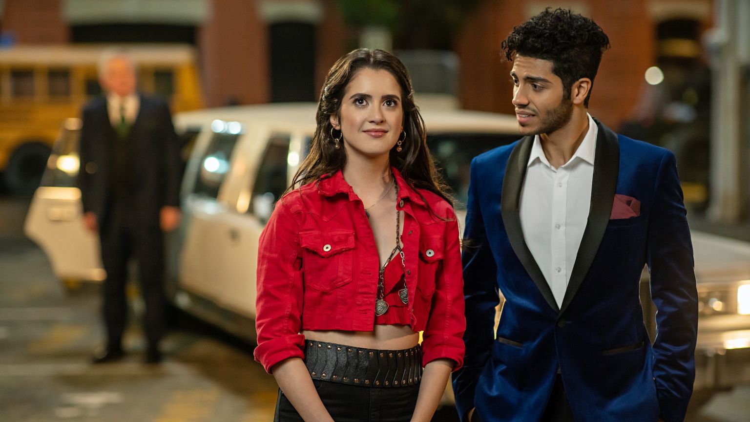 Een prins ontdekt ware liefde in de trailer van Netflix-film 'The Royal Treatment'