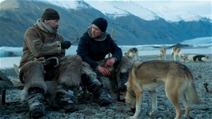 Netflix onthult eerste beelden en releasedatum van waargebeurde film 'Against the Ice'