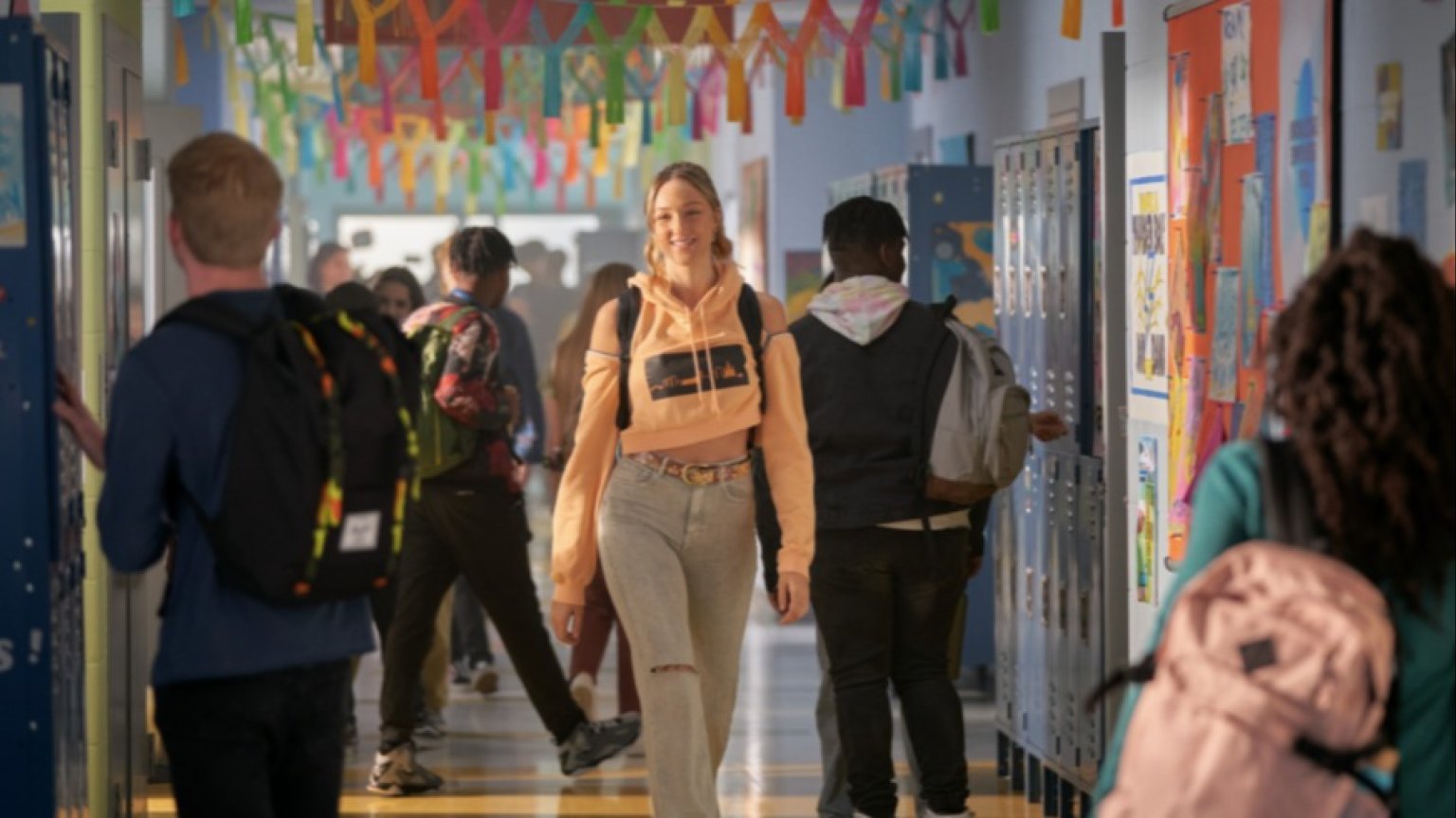 Jodi en haar vrienden zijn terug in eerste trailer van 'Tall Girl 2', dramakomedie vanaf februari op Netflix