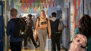 Jodi en haar vrienden zijn terug in eerste trailer van 'Tall Girl 2', dramakomedie vanaf februari op Netflix