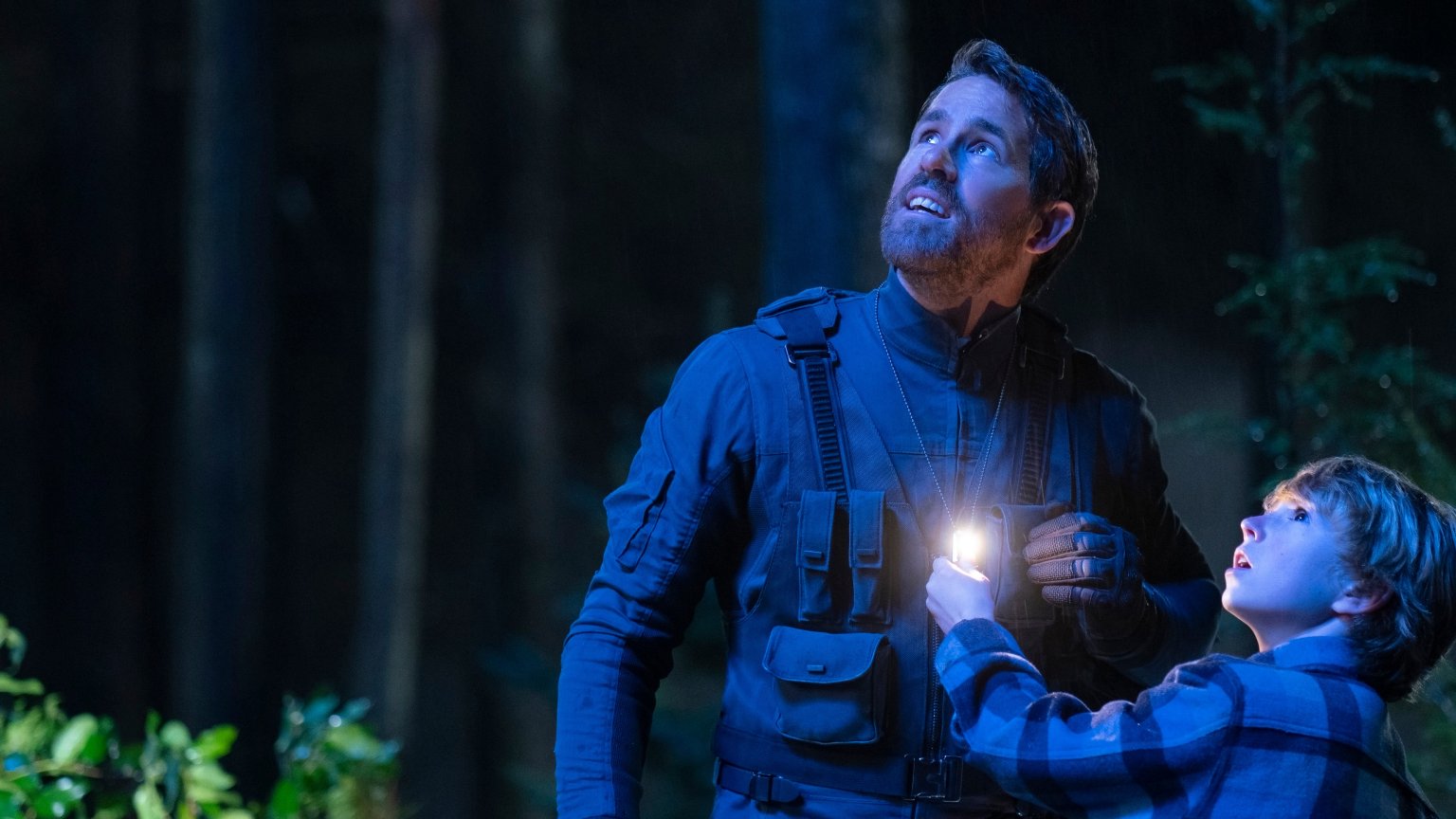 Netflix onthult nieuwe beelden van sciencefictionfilm 'The Adam Project' met Ryan Reynolds