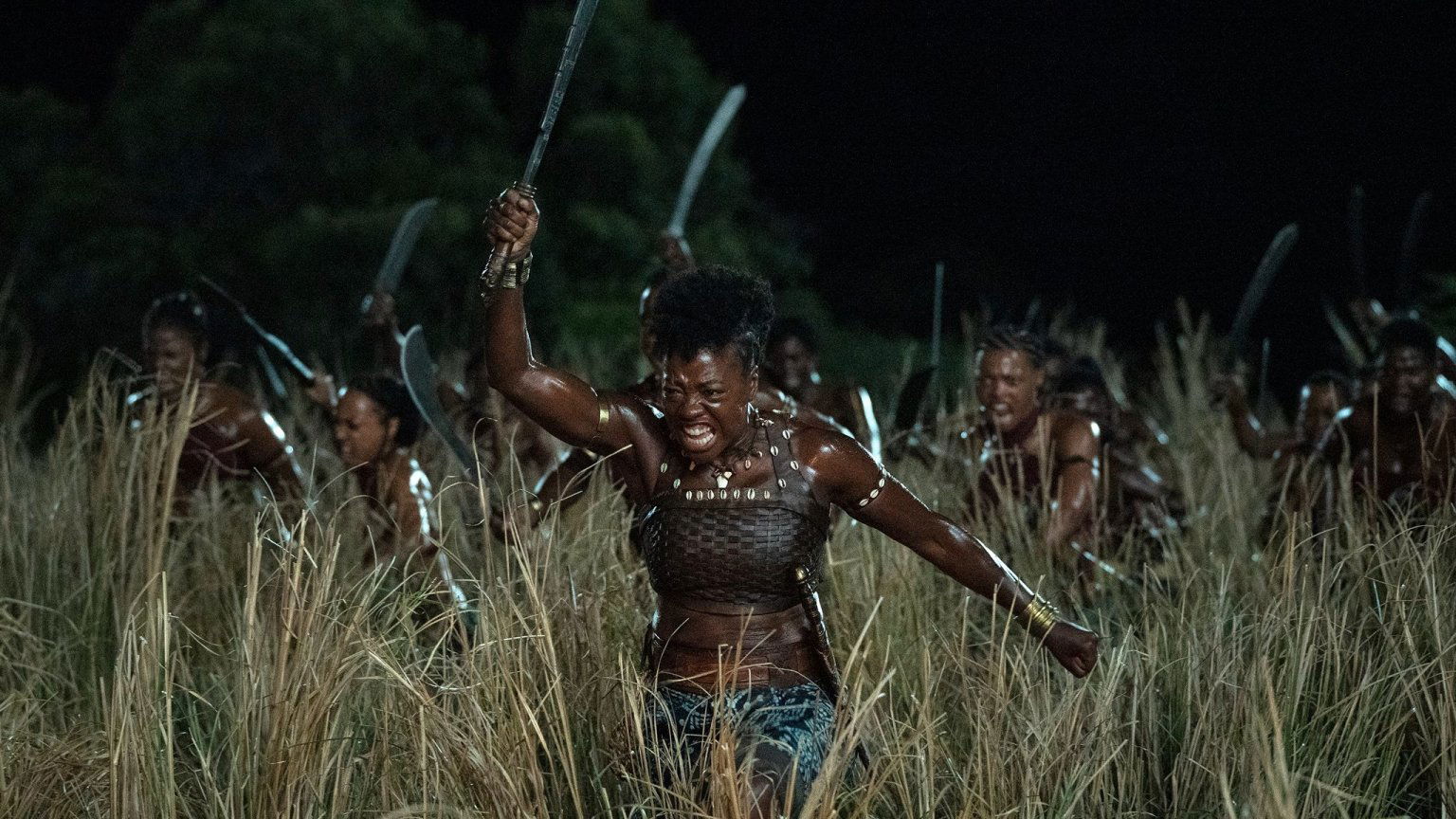 Eerste beelden te zien van Viola Davis in 'The Woman King'