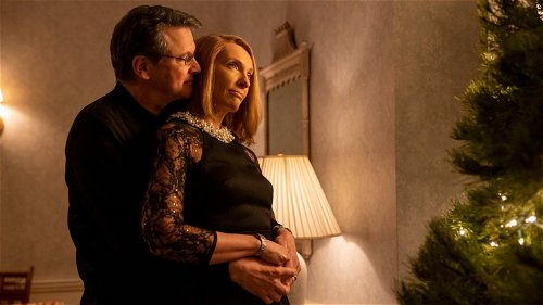 Nieuwe beelden HBO's true crime dramaserie 'The Staircase' met Colin Firth en Toni Collette nu te zien