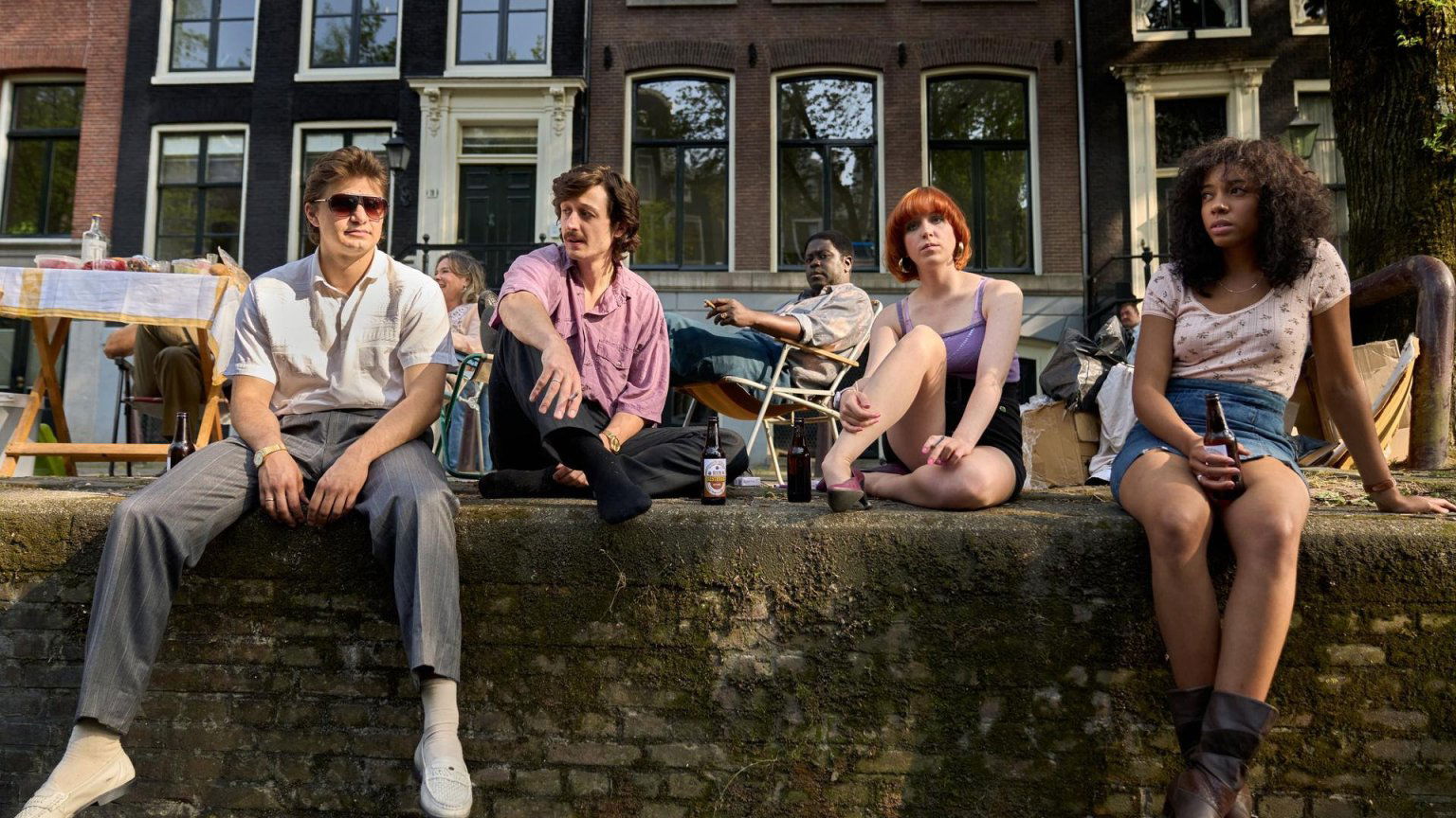 Netflix deelt de trailer van Nederlandse serie 'Dirty Lines'