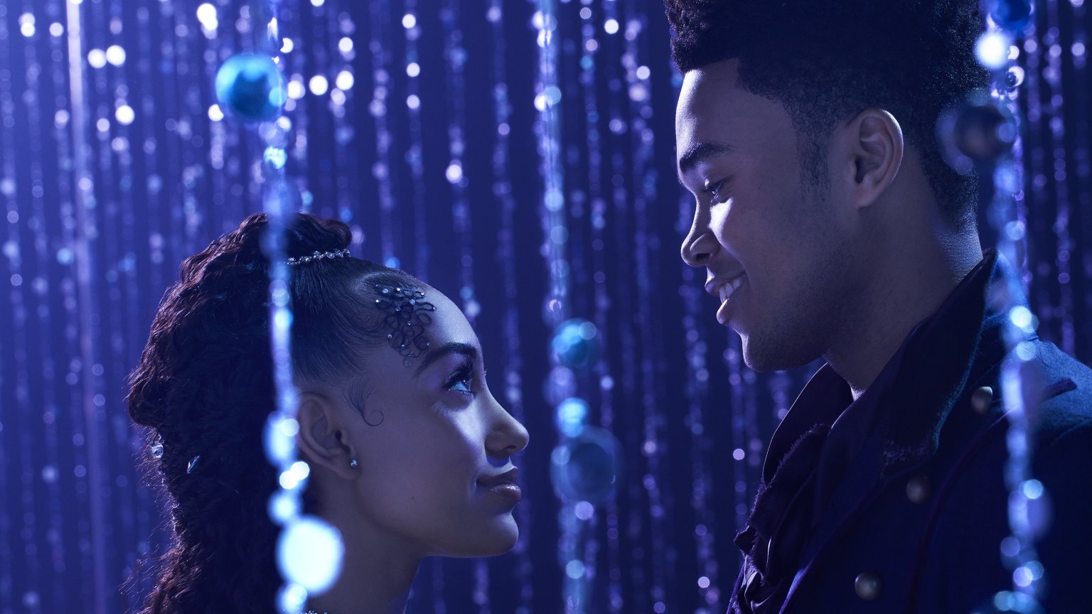 Disney+ onthult de trailer en releasedatum van musical 'Sneakerella'