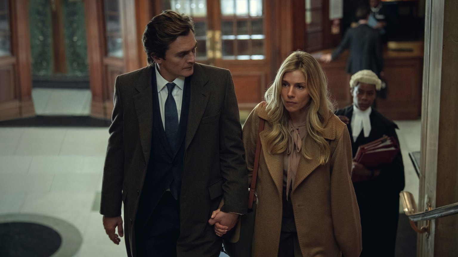 Genoten van 'Anatomy of a Scandal' op Netflix? Bekijk dan ook deze 5 mysterieuze series