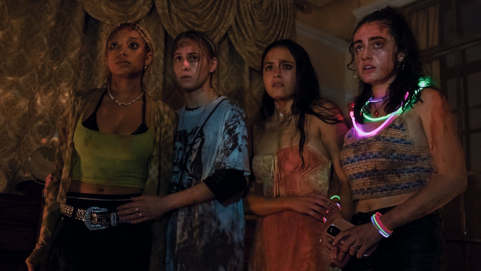 Eerste trailer onthuld van satirische horrorfilm 'Bodies Bodies Bodies' van Halina Reijn
