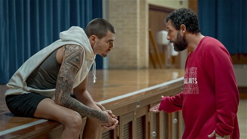 Adam Sandler is een basketbalscout in de trailer van Netflix-film 'Hustle'