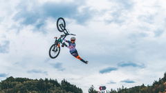 Inside the Masters of Dirt (2020‑ )