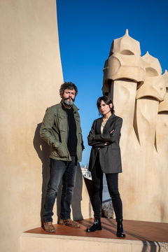 Ciudad de sombras (2025)